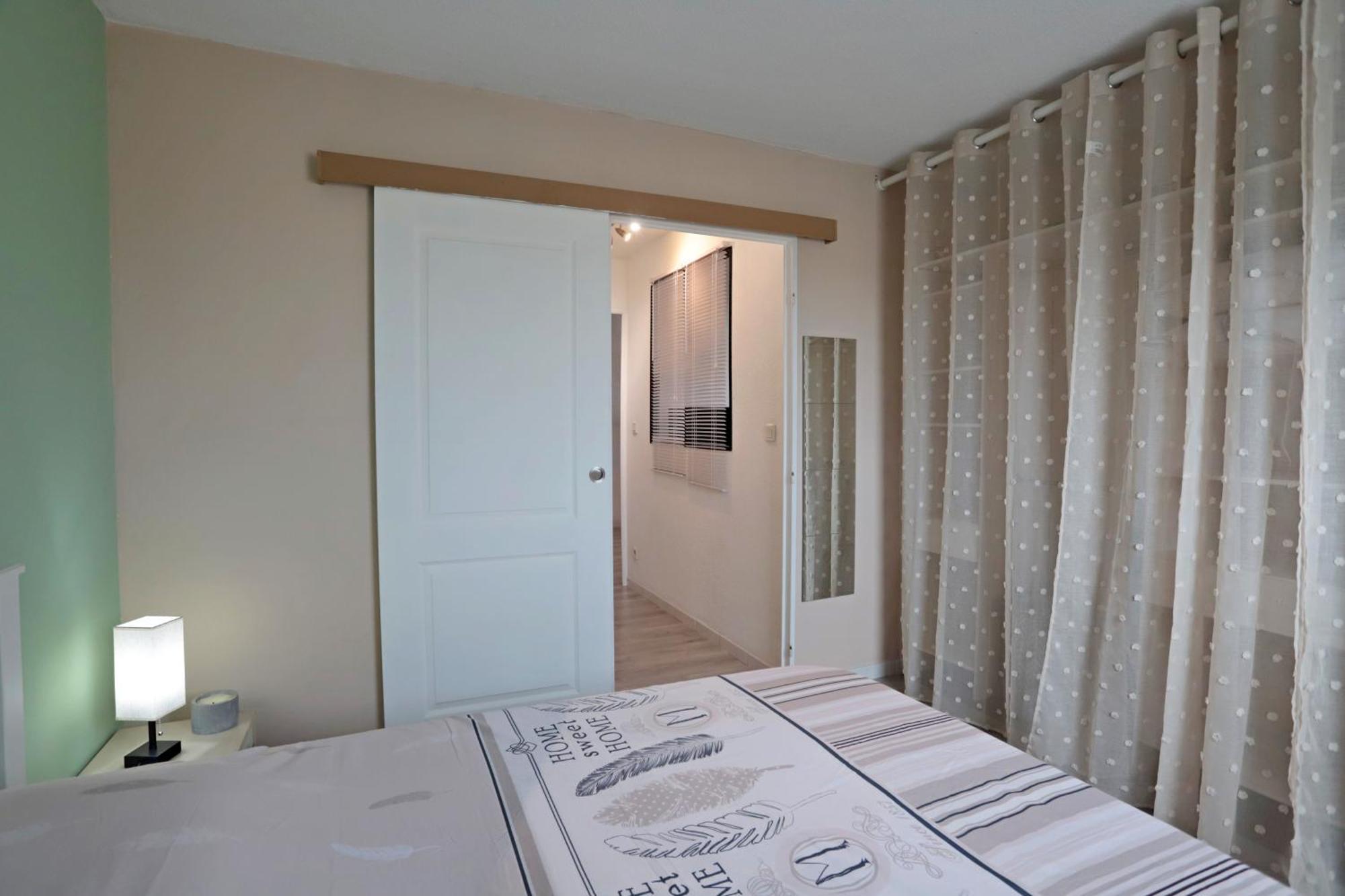 Appart T2 Dans Residence Calme Parking Prive Gratuit Miramas Exterior foto